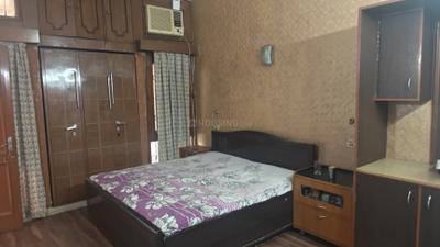 Bedroom Image of 500 Sq.ft 1 RK Builder Floor for rent in Swaraj Homes RWA Greater Kailash 2 Block E, Greater Kailash II New Delhi for Rs. 25000