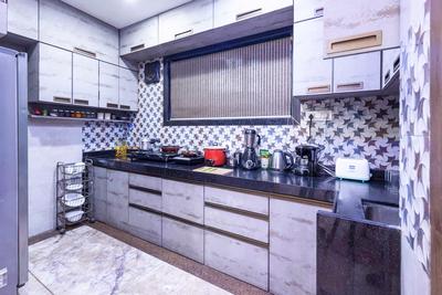 Kitchen Image of 2250 Sq.ft 4 BHK Independent House for rent in Sherpura Bharuch for Rs. 45000