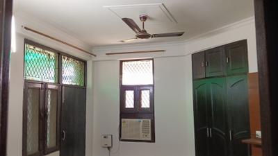 Bedroom Image of 1000 Sq.ft 2 BHK Apartment / Flat for rent in CGHS Azad Hind, Sector 9 Dwarka New Delhi for Rs. 42000