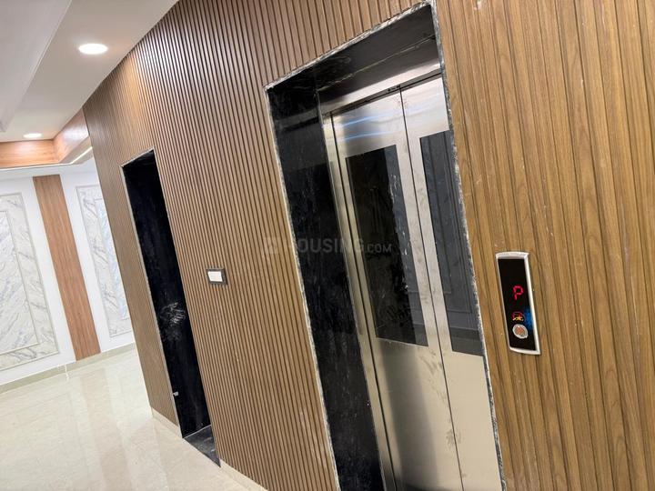 VN Exclusive 444 Main Image 1