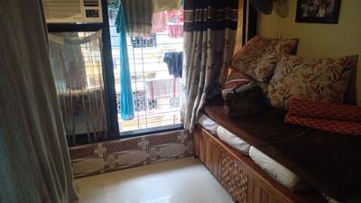 Bedroom Image of 350 Sq.ft 1 BHK Apartment / Flat for rent in Vashi Navi Mumbai for Rs. 18000