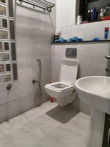 Common Bathroom Image of 700 Sq.ft 1 BHK Independent House for rent in Sector 12 Gurgaon for Rs. 20800