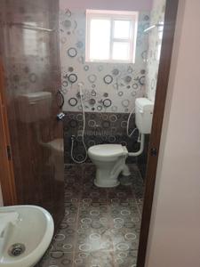 Bathroom Image of 700 Sq.ft 2 BHK Apartment / Flat for rent in Somarasempettai Tiruchirappalli for Rs. 9000