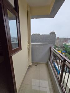Balcony Image of 372 Sq.ft 1 RK Apartment / Flat for rent in Sector 72 Noida for Rs. 12599