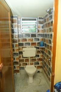 Bathroom Image of 900 Sq.ft 3 BHK Apartment / Flat for sale in Rudra Apartment, Behala Kolkata for Rs. 3800000