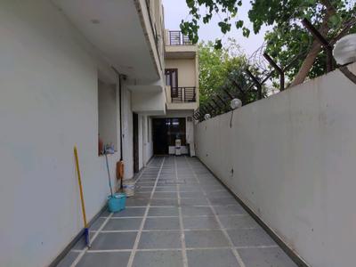Parking Area Image of 5200 Sq.ft 5 BHK Villa for sale in Sector 93B Noida for Rs. 150000000