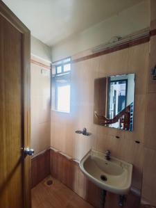 Bathroom Image of 1200 Sq.ft 3 BHK Apartment / Flat for sale in Concrete Sai Sanskar, Chembur Mumbai for Rs. 33000000