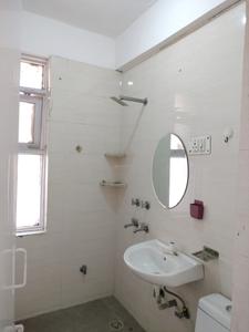 RD Apartment Common Bathroom 4