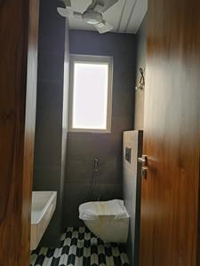 Common Bathroom Image of 2000 Sq.ft 4 BHK Builder Floor for sale in Indirapuram Ghaziabad for Rs. 23000000