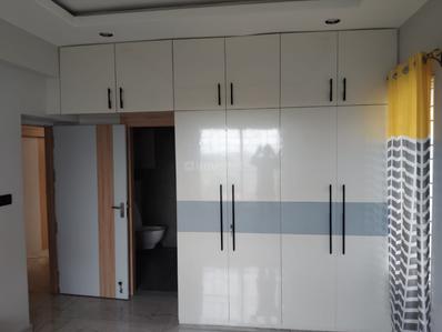 Bedroom Image of 2021 Sq.ft 4 BHK Apartment / Flat for rent in Phulnakhara Cuttack for Rs. 50000