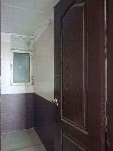 Common Bathroom Image of 1725 Sq.ft 3 BHK Apartment / Flat for sale in Amrapali Platinum, Sector 119 Noida for Rs. 14500000
