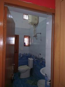 Bathroom Image of 1200 Sq.ft 1 BHK Builder Floor for rent in Patel Nagar Dehradun for Rs. 7000