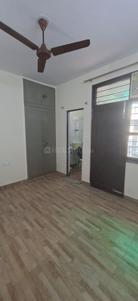 Bedroom Image of 1300 Sq.ft 3 BHK Apartment / Flat for rent in Patparganj New Delhi for Rs. 41000