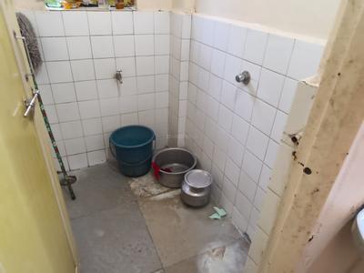 Bathroom Image of 460 Sq.ft 1 RK Apartment / Flat for rent in Kothrud Pune for Rs. 14100