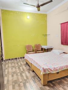 Bedroom Image of Girls pg in Phool Bagh Colony, Lucknow
