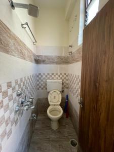 Bathroom Image of 800 Sq.ft 1 BHK Independent House for rent in Bhoiguda Secunderabad for Rs. 10000