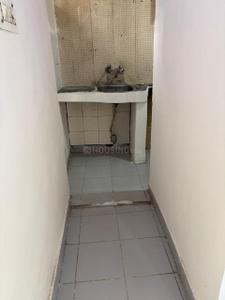 Kitchen Image of 725 Sq.ft 1 BHK Builder Floor for rent in Arun Vihar, Sector 37 Noida for Rs. 25125