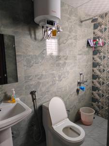 Bathroom Image of 550 Sq.ft 1 BHK Builder Floor for rent in Palam Vihar Extension Gurgaon for Rs. 21000