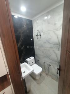 Bathroom Image of 380 Sq.ft 1 BHK Builder Floor for rent in Dwarka Mor New Delhi for Rs. 12000