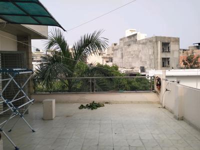 Bedroom Image of 300 Sq.ft 1 RK Builder Floor for rent in Punjabi Bagh New Delhi for Rs. 16000