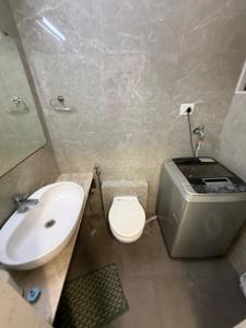 Bathroom Image of 670 Sq.ft 3 BHK Apartment / Flat for rent in Grand Riviera, Paldi Ahmedabad for Rs. 50000