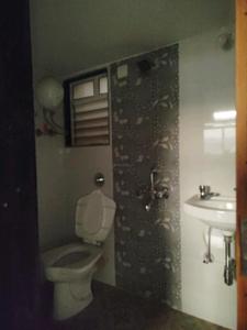 Common Bathroom Image of 566 Sq.ft 1 BHK Apartment / Flat for rent in Thakur Galaxy, Boisar Mumbai for Rs. 8500