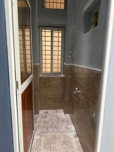Bathroom Image of 750 Sq.ft 2 BHK Builder Floor for rent in Nipania Indore for Rs. 16000