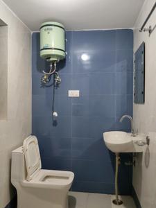 Common Bathroom Image of 500 Sq.ft 2 BHK Builder Floor for rent in Sector 46 Gurgaon for Rs. 45000