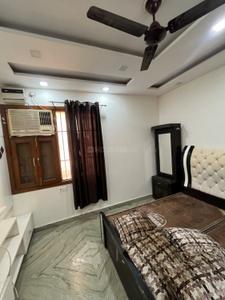 Bedroom Image of 1000 Sq.ft 3 BHK Builder Floor for rent in Shalimar Bagh New Delhi for Rs. 40000