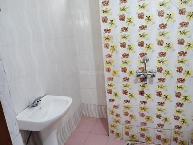 Bathroom Image of 1700 Sq.ft 2 BHK Apartment / Flat for rent in Uattardhona Lucknow for Rs. 12000