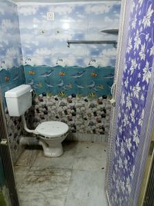 Bathroom Image of 250 Sq.ft 1 RK Apartment / Flat for rent in Salt Lake City Kolkata for Rs. 8000