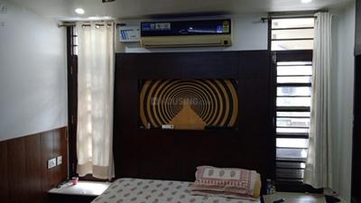 Bedroom Image of 1800 Sq.ft 3 BHK Builder Floor for rent in Raja Park Jaipur for Rs. 40000