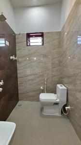 Bathroom Image of 650 Sq.ft 1 RK Studio for rent in Khandari Agra for Rs. 12000