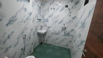 Bathroom Image of 650 Sq.ft 1 BHK Apartment / Flat for rent in Karolan Ka Barh Jaipur for Rs. 19000