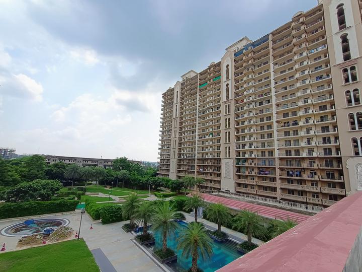 DLF Express Greens Main Image 1