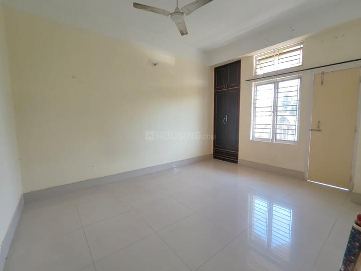 ZrOPERTIES reality Bedroom 1