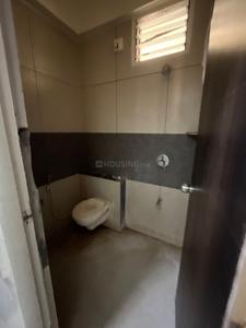 Bathroom Image of 1300 Sq.ft 2 BHK Apartment / Flat for rent in Karamsad Anand for Rs. 15000