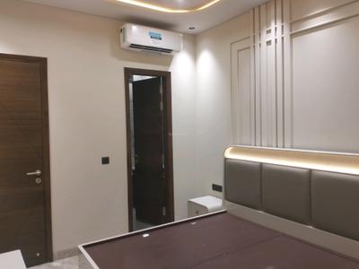Bedroom Image of 1350 Sq.ft 3 BHK Builder Floor for rent in Ashok Vihar New Delhi for Rs. 76000