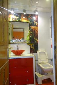 Bathroom Image of 1500 Sq.ft 3 BHK Apartment / Flat for sale in Arshie Complex, Andheri West Mumbai for Rs. 42500000