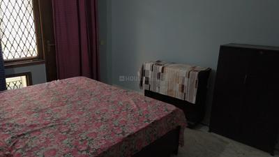 Bedroom Image of 2250 Sq.ft 3 BHK Builder Floor for rent in Sun City, Sector 54 Gurgaon for Rs. 55000