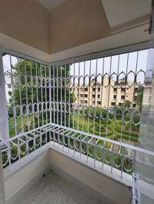 Balcony Image of 730 Sq.ft 2 BHK Apartment / Flat for rent in Patuli Kolkata for Rs. 18000