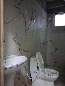 Common Bathroom Image of 1500 Sq.ft 3 BHK Apartment / Flat for sale in Sector 74 Noida for Rs. 5800010