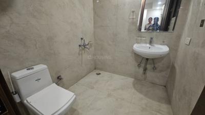Bathroom Image of 1200 Sq.ft 1 BHK Builder Floor for rent in DLF Phase 3 Gurgaon for Rs. 25000