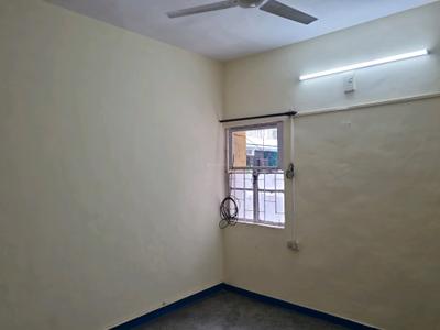 Bedroom Image of 1000 Sq.ft 2 BHK Apartment / Flat for rent in Janakpuri New Delhi for Rs. 24000