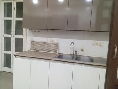 Kitchen Image of 2100 Sq.ft 3 BHK Builder Floor for rent in Gulmohar Park New Delhi for Rs. 250000