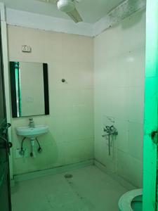Common Bathroom Image of 750 Sq.ft 1 BHK Builder Floor for rent in Rajouri Garden New Delhi for Rs. 25000