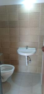 Bathroom Image of 600 Sq.ft 1 BHK Apartment / Flat for sale in DB Ozone, Dahisar East Mumbai for Rs. 5500000