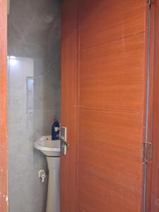 Bedroom Two Image of 950 Sq.ft 2 BHK Apartment / Flat for rent in Sector 49 Noida for Rs. 24500