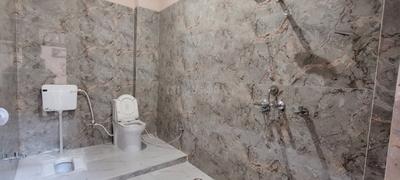 Bathroom Image of 2000 Sq.ft 4 BHK Builder Floor for rent in Rajajipuram Lucknow for Rs. 14000