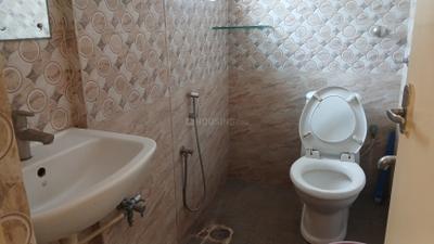 Bathroom Image of 650 Sq.ft 1 BHK Apartment / Flat for rent in Banaswadi Bengaluru for Rs. 17000